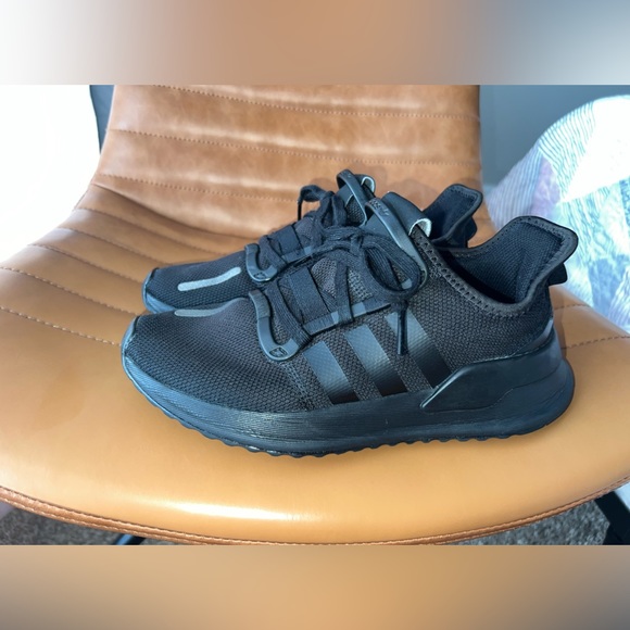 Adidas Upath Run Unisex Women’s Size 6.5 and Men’s are 5.5 - Picture 2 of 15